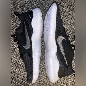 Nike, Never Worn!! Women’s Size 10 Flex Experience RN 10 Black/White/Smoke Grey
